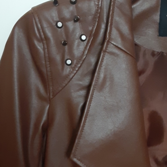 Coat - Picture 2 of 3